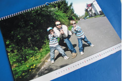 Kalendář z vlastních fotografií na stěnu